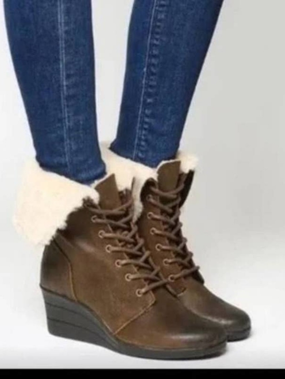 UGG ZEA Brown Suede Leather Wedge Cuff Sheepskin Boots Size 7